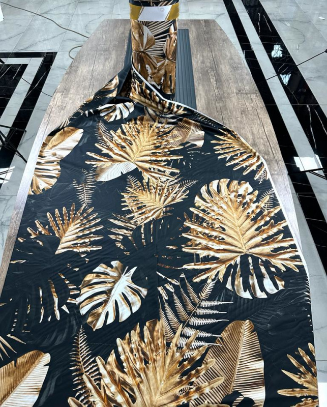 Ervi Bavlněná Satenová látka/plátno š.240cm Delux Monstera na černém -050, metráž