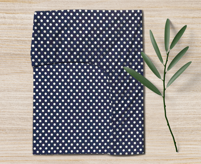 Ervi bavlněné napínací prostěradlo - puntíky na tmavě modrém