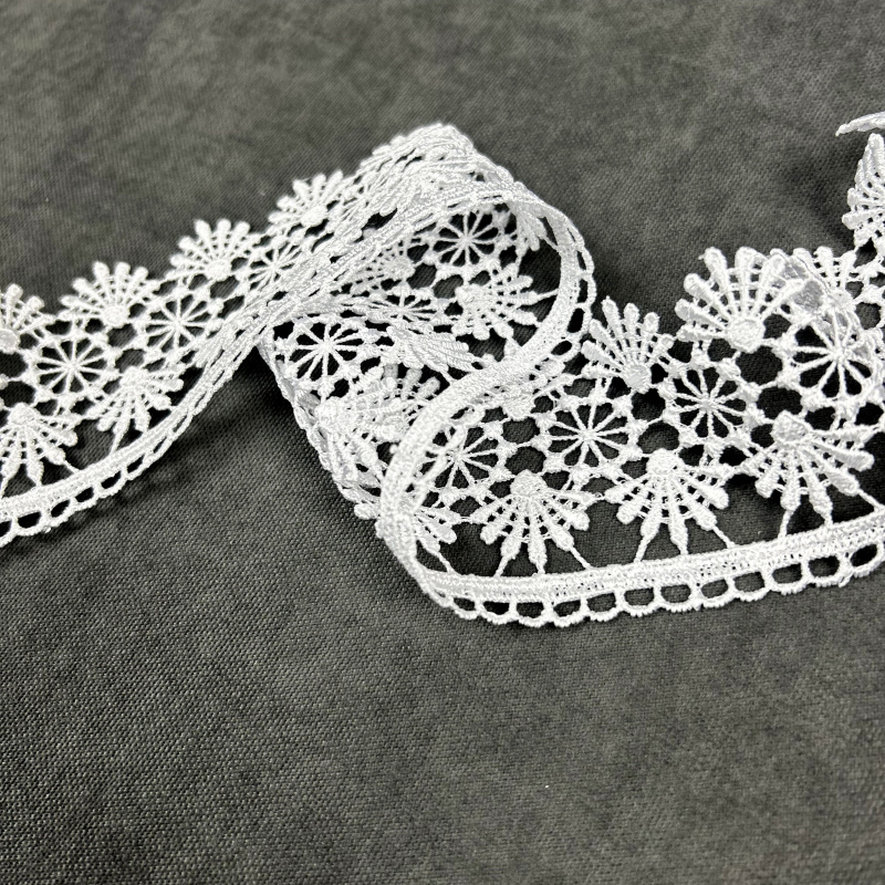 Krajka bíla - 72966 šíře 60 mm , metráž