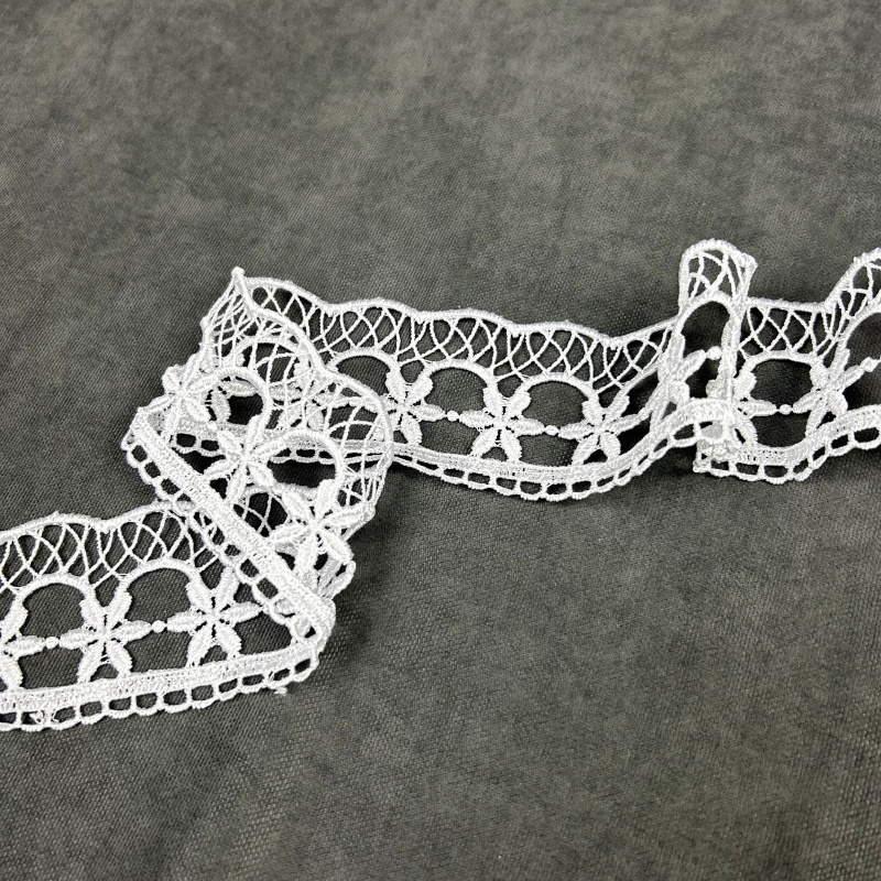 Krajka bíla - 25258 šíře 60 mm , metráž