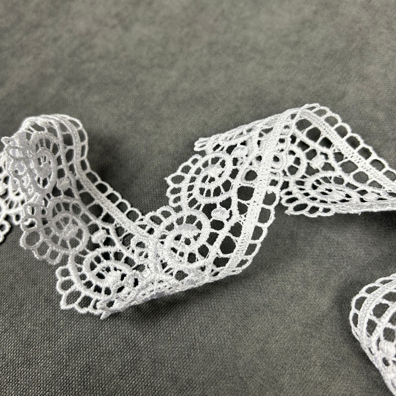 Krajka bíla - 71987 šíře 50 mm , metráž