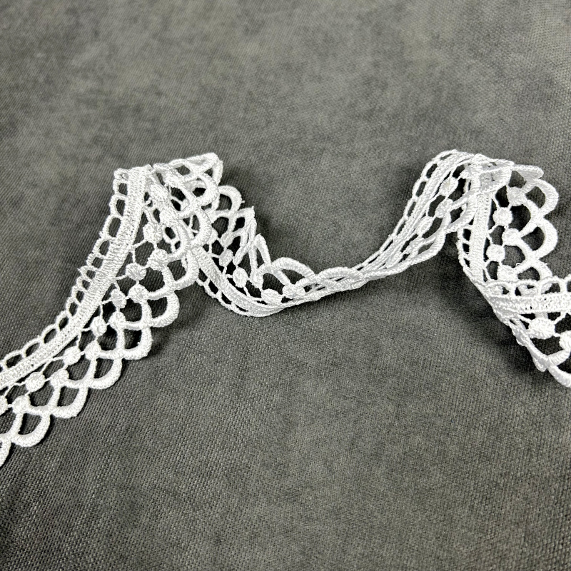 Krajka bíla - 72771 šíře 30 mm , metráž